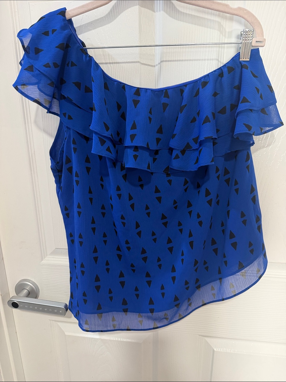 Apt. 9 Royal Blue Ruffle One-Shoulder Camisole with Black Triangle Print